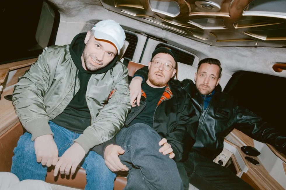 Die Antilopen Gang tritt am 07. August auf der Rheinbühne in Mainz auf! Der erste Act für Summer in the City – at the river 2025 steht fest!