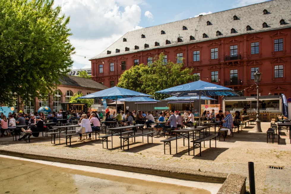 Mainzer Benefiz-Aktionen im August für die Opfer der Hochwasserkatastrophe an der Ahr: „Kollegen helfen Kollegen“ im Schloss und Zitadellen-Konzerte für den guten Zweck
