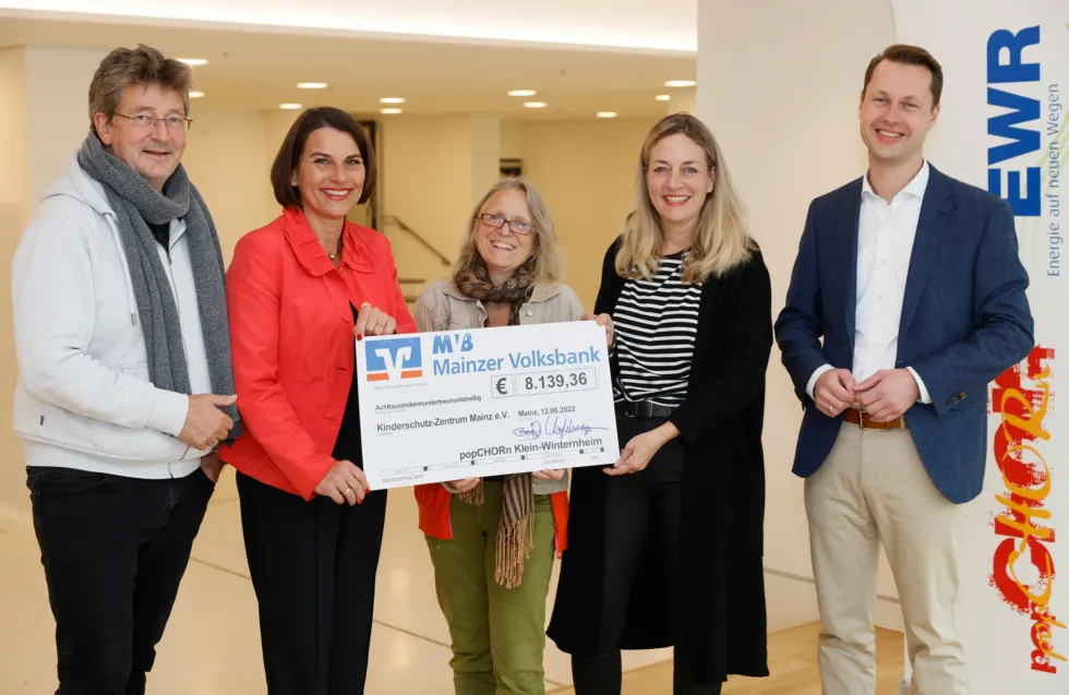 popCHORn und mainzplus GmbH übergeben Spende von mehr als 8.100 Euro an das Kinderschutz-Zentrum Mainz