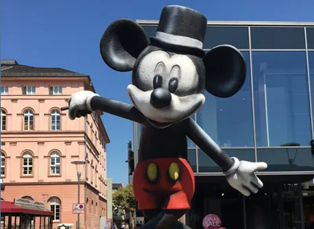 Versteigerung der Micky Maus-Skulptur zur Sonderausstellung „Walt Disney - Mickey, Donald & Friends“ beginnt: Kultfigur sucht neues Zuhause 