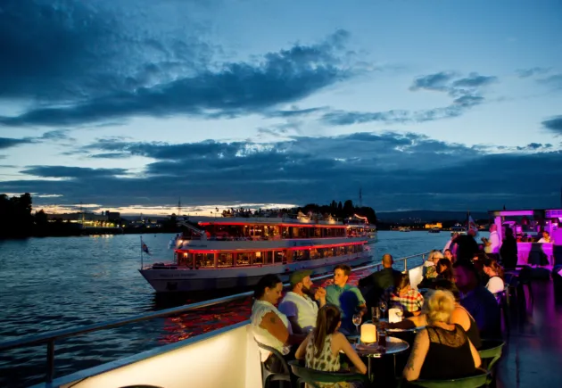 Mainzer Sommerlichter 2018: Nur noch wenige Schiffstickets für Feuerwerksfahrten am Samstagabend erhältlich