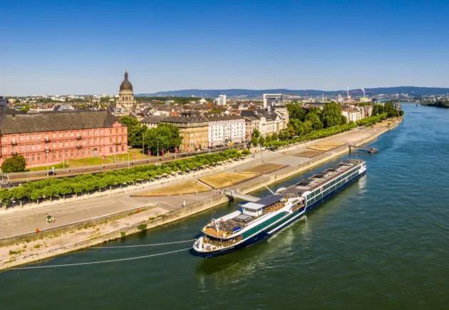 Erneut steigende Zahlen bei Flusskreuzfahrten nach Mainz: Rekordhoch bei Ankünften, Passagieren & Übernachtungen