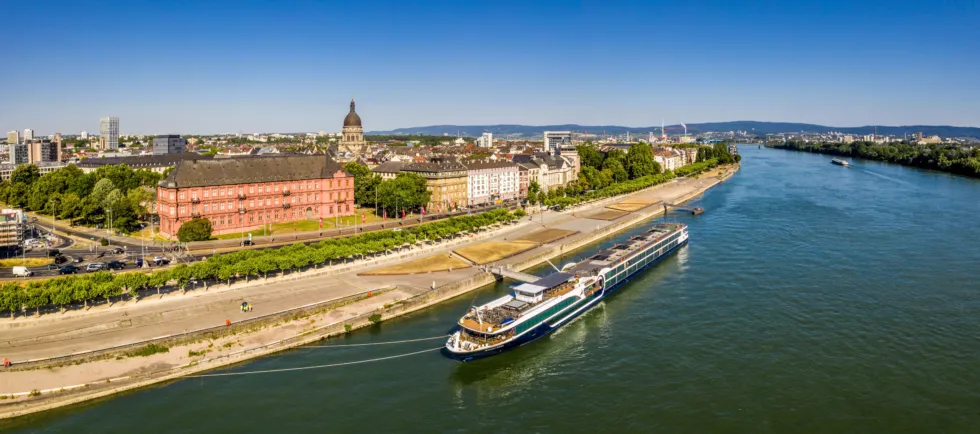 Erneut steigende Zahlen bei Flusskreuzfahrten nach Mainz: Rekordhoch bei Ankünften, Passagieren & Übernachtungen