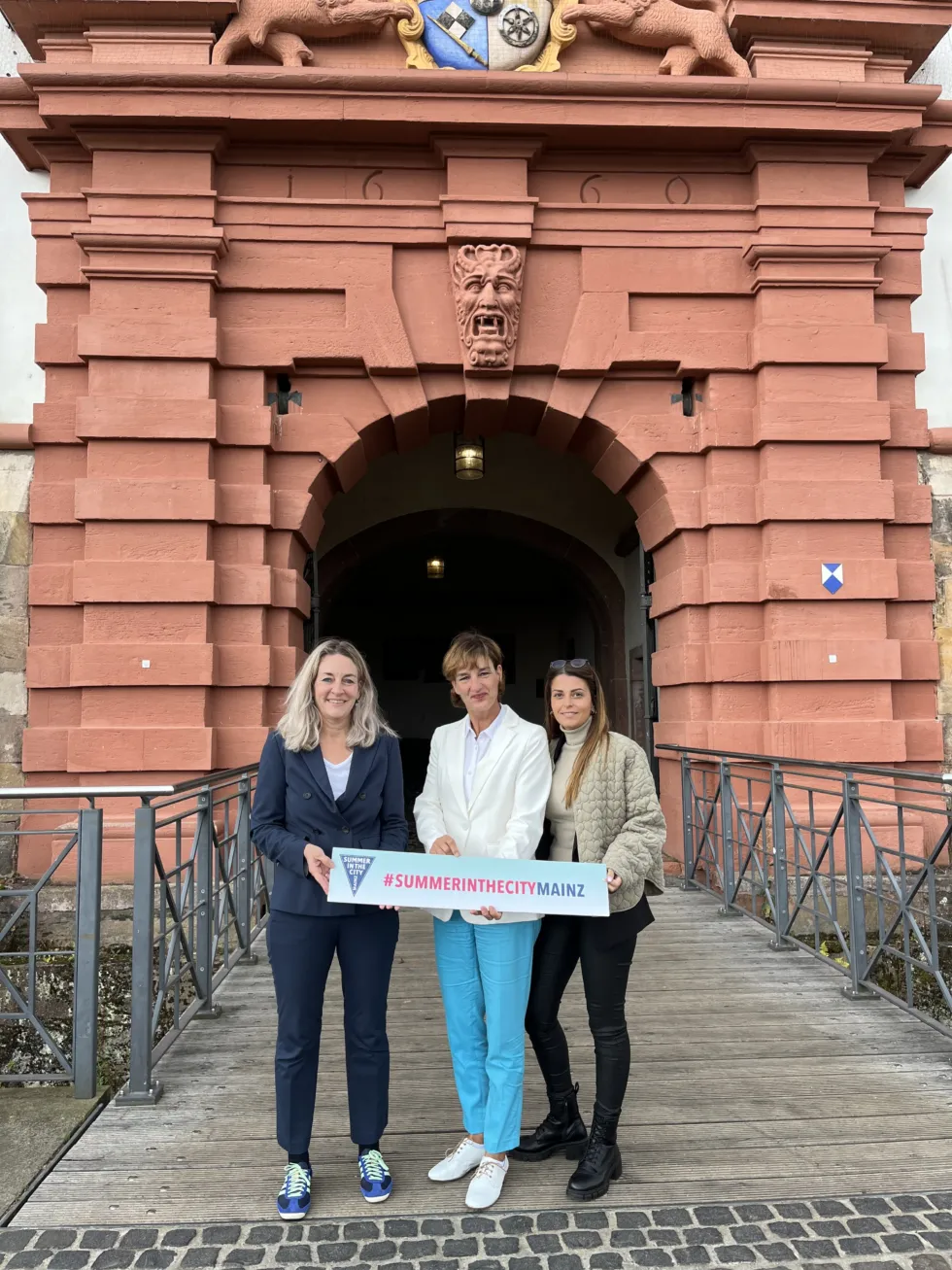 Nach erfolgreichen Summer in the City 2024-Konzerten verspricht das Kulturangebot von mainzplus GmbH GmbH im Frankfurter Hof und KUZ ein Herbstprogramm mit vielen Highlights