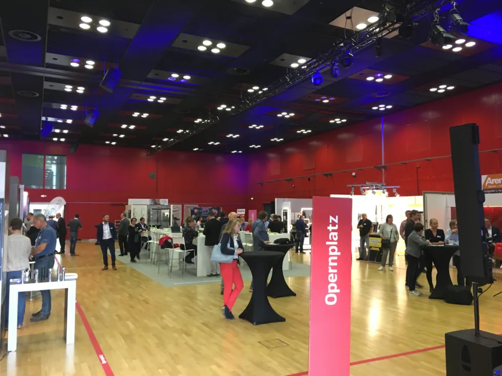 Trotz Brand in der Rheingoldhalle Mainz: Gestern gestarteter Jahreskongress verläuft reibungslos