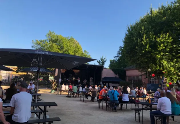 Bereits 7.000 Gäste in den beiden „Mainzer KulturGärten“ von mainzplus GmbH – Erweiterung der Sitzplätze und des Kulturprogramms zum 10. Juni