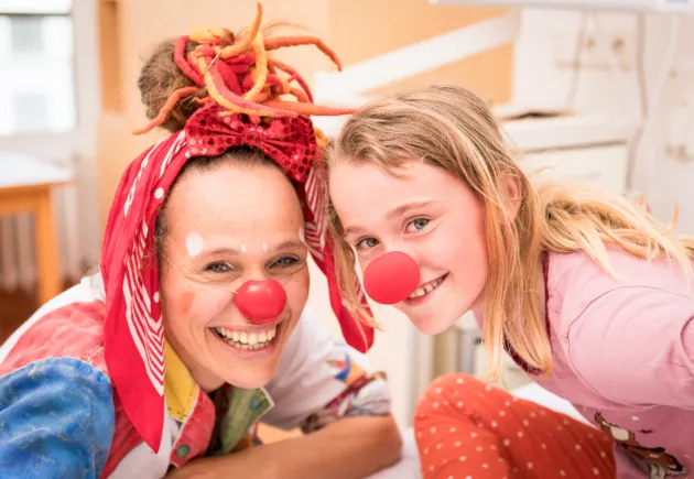 Neue Ausstellung im mainz STORE ab dem 15. Januar 2026:  „Die Clowndoktoren – Mainz verschenkt ein Lächeln“