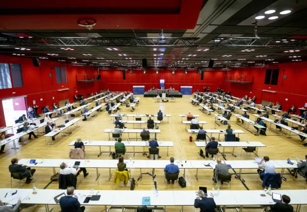 Mainzer (Betriebe) testen Mainzer: Hyatt Regency Mainz und Schnelltest Deutschland bieten im Hotel zertifizierte Corona-Tests für Geschäftsreisende und Bürger an 