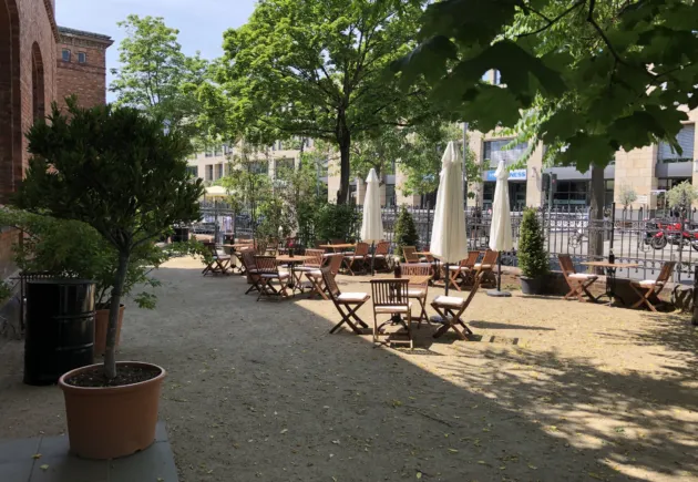 Neues gastronomisches Angebot für die Sommermonate: „Mainzer WeinGarten im KUZ“ ab 19. Juni geöffnet