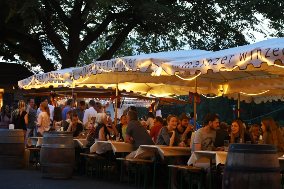 Mainzer Weinmarkt 2018: 320.000 zufriedene Besucher genießen angenehme Atmosphäre und das #mainzgefühl