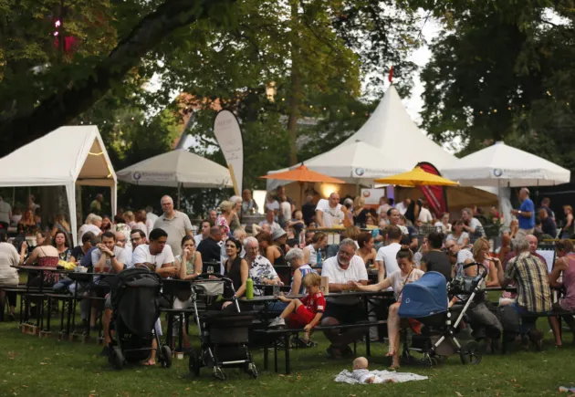 Zwischenbilanz Mainzer Weinmarkt 2019: Hohes Besucheraufkommen, beliebte Schlenderweinprobe