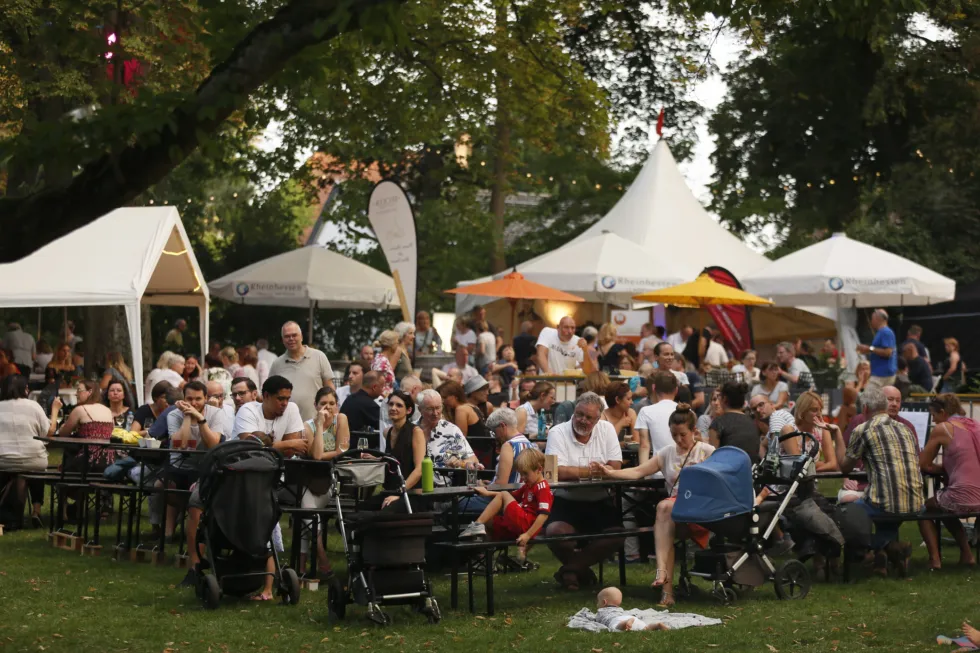 Zwischenbilanz Mainzer Weinmarkt 2019: Hohes Besucheraufkommen, beliebte Schlenderweinprobe