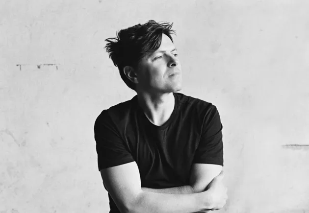 Michael Patrick Kelly läutet die #PeaceBell 