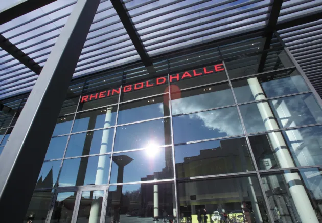 Brand in der Rheingoldhalle: Veranstaltungen im Mai und Juni können wie geplant durchgeführt werden