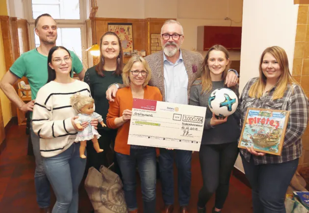 Benefiz-Aktionen und Sachspenden von mainzplus und Rotary für das Kinderschutz-Zentrum Mainz