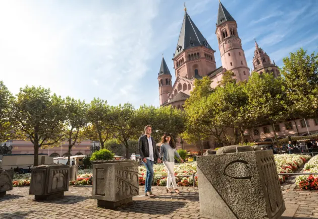 Mainzer Dom und Liebfrauenplatz mainzplus Tourismus