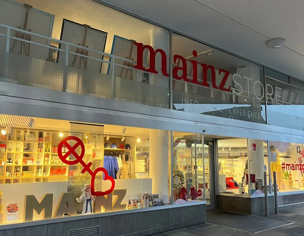 „Wo-ho-ho ist der goldene MAINZ-Schriftzug?“ Innenstadtkampagne startet goldige Adventsaktion – Mitsuchen, posten und gewinnen