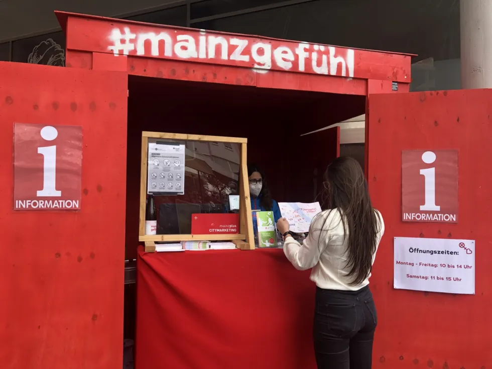 mainz INFO BOX als Pop-up Tourist Information direkt am Marktplatz
