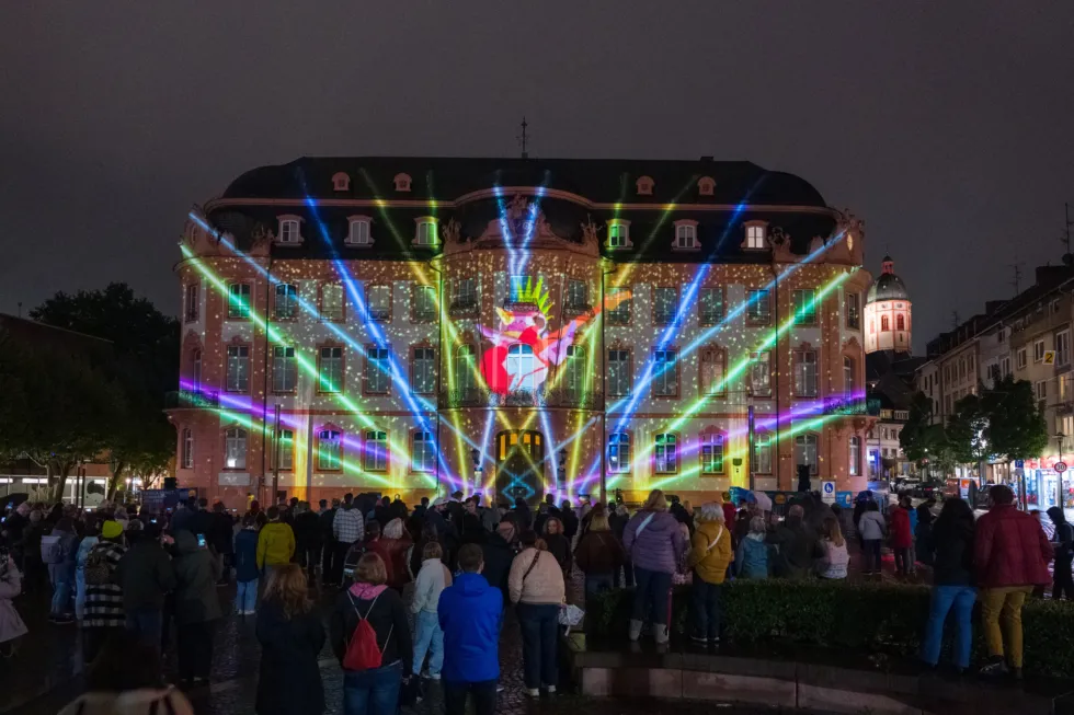 Mainz leuchtet 2025, Osteiner Hof in Licht getaucht